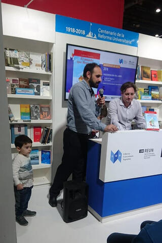 Presentación de "El mundo que llegó tarde" junto a mi amigo Martín Bertone.