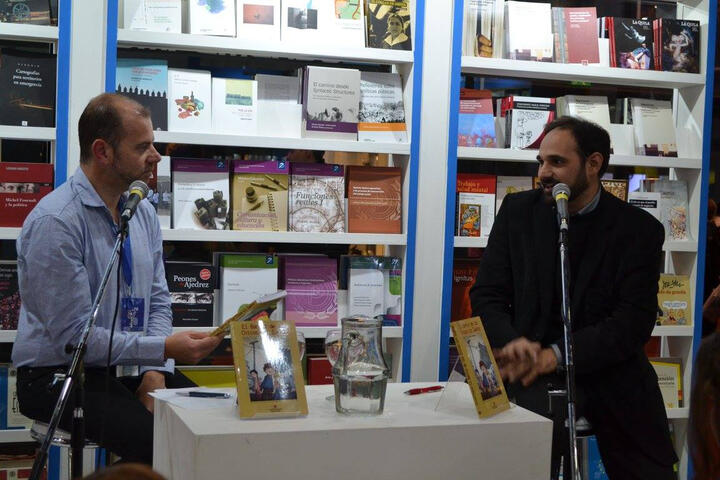 Presentación de "El barrio de los chicos sin sueños", EdUNLa, junto al querido Diego Javier Rojas. En la Feria del Libro de Buenos Aires.